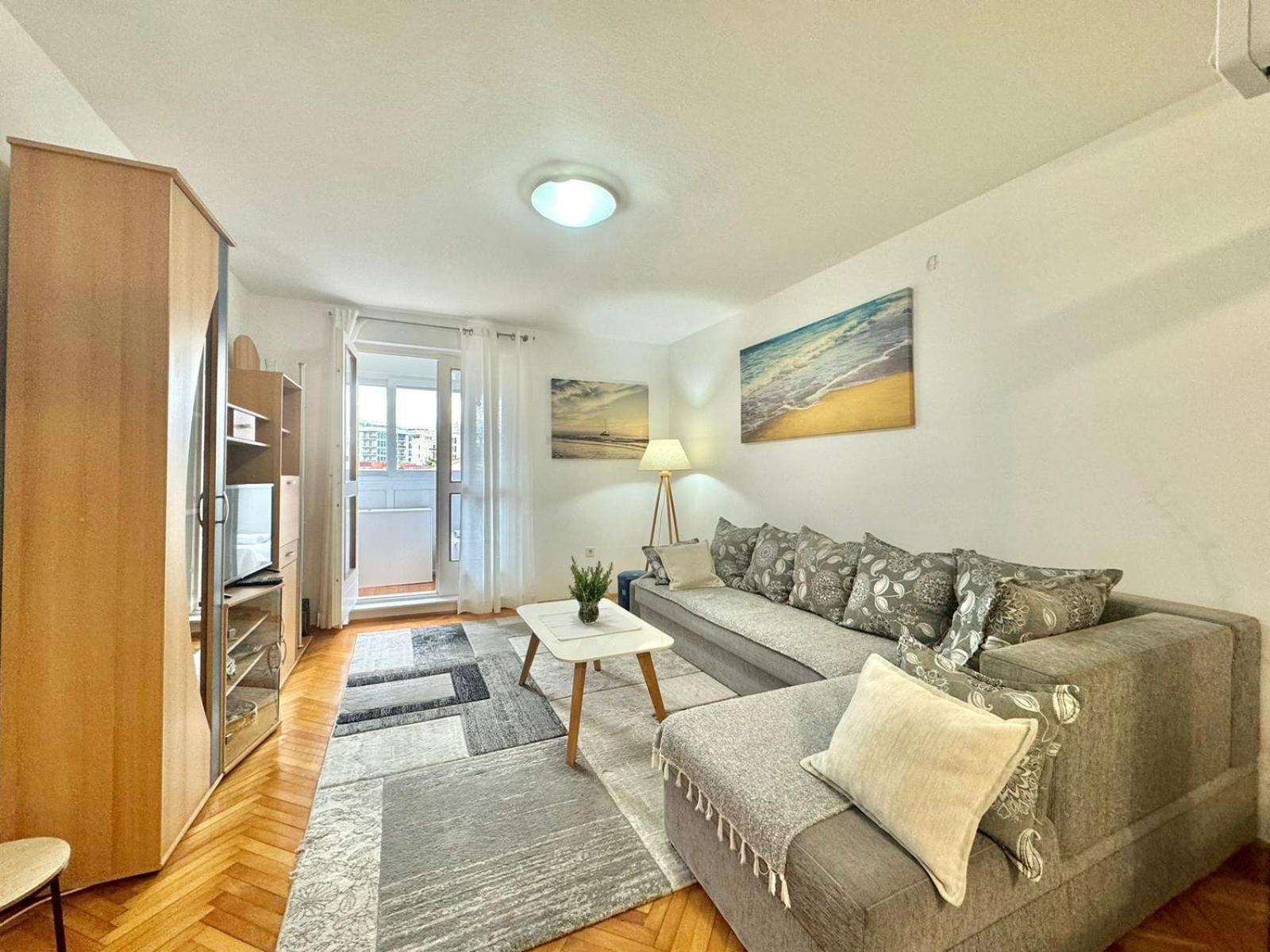 Apartment Family Andjelija Budva